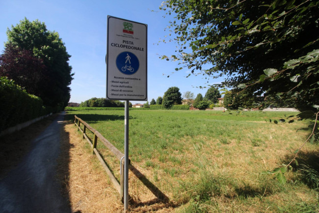 Terreno edificabile in vendita a Lazzate