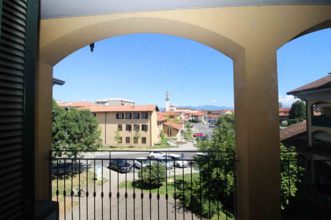 Appartamento in vendita a Lazzate