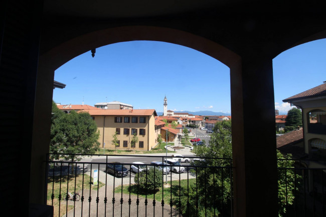Appartamento in vendita a Lazzate