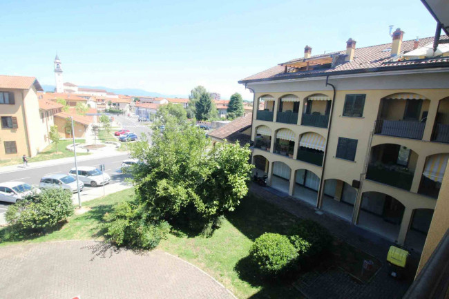 Appartamento in vendita a Lazzate