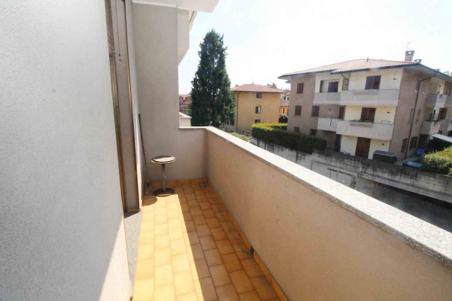 Appartamento in vendita a Lazzate