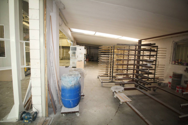 Capannone in vendita a Lazzate