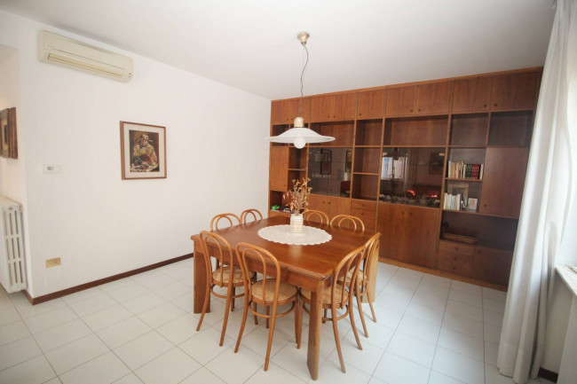 Appartamento in vendita a Lazzate