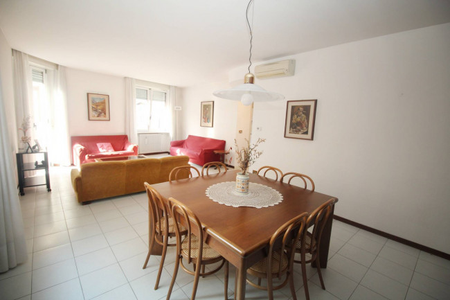 Appartamento in vendita a Lazzate