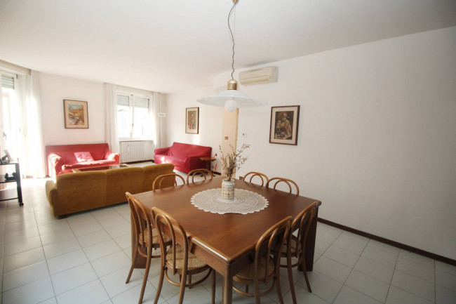 Appartamento in vendita a Lazzate