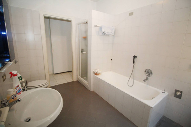 Appartamento in vendita a Lazzate