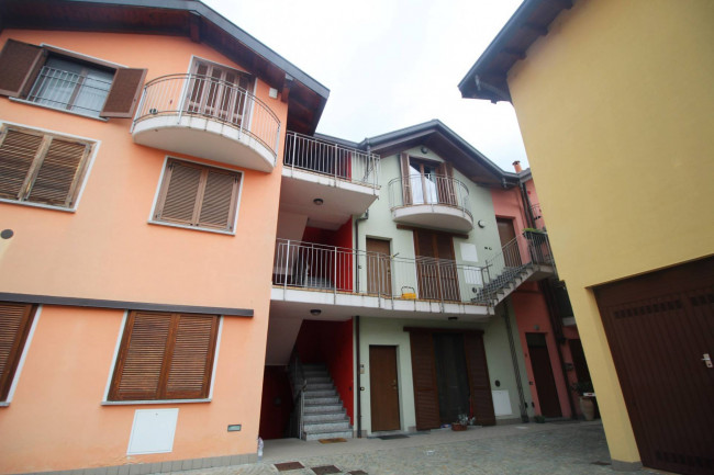 Appartamento in vendita a Lazzate
