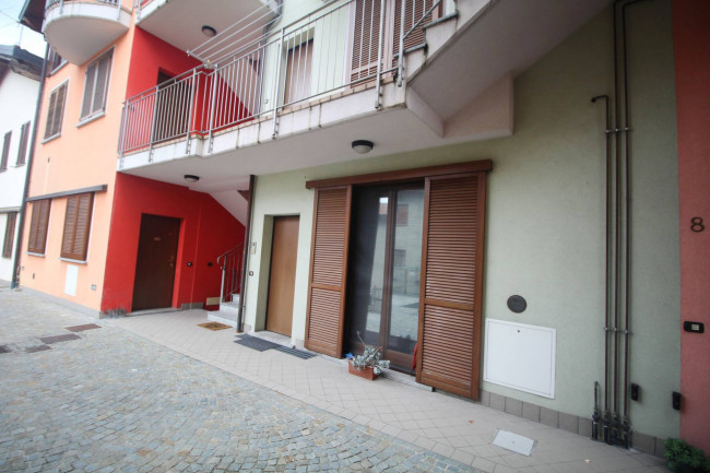 Appartamento in vendita a Lazzate