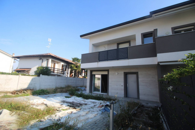 Villette a schiera in vendita a Uboldo