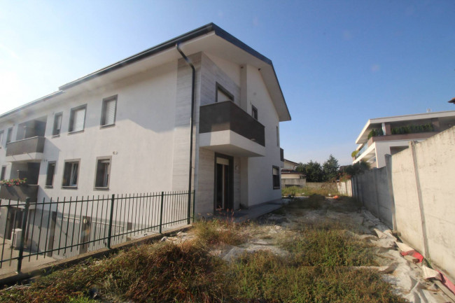 Villette a schiera in vendita a Uboldo