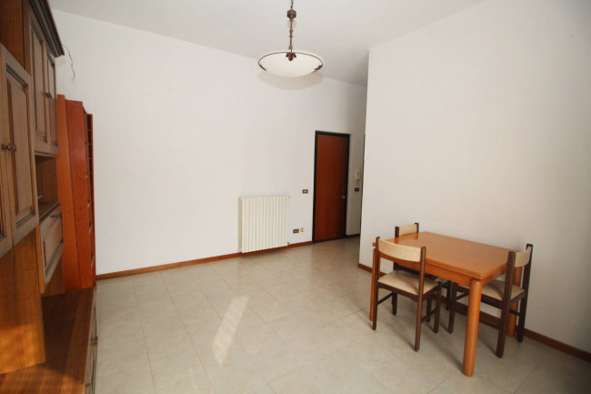 Appartamento in vendita a Lazzate