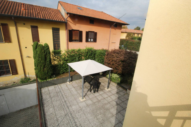 Appartamento in vendita a Lazzate