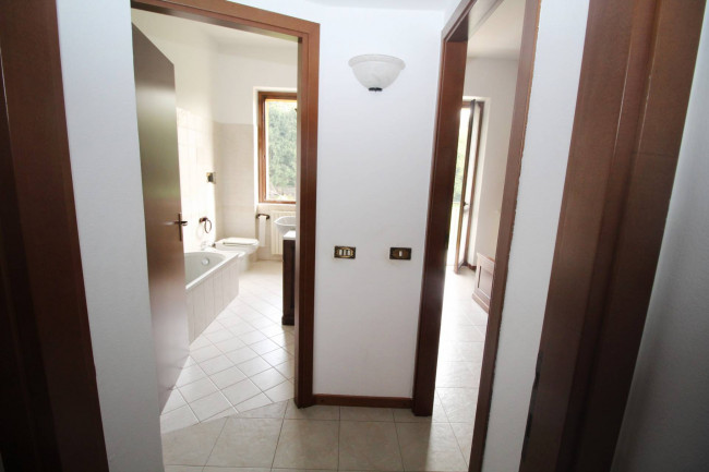 Appartamento in vendita a Lazzate