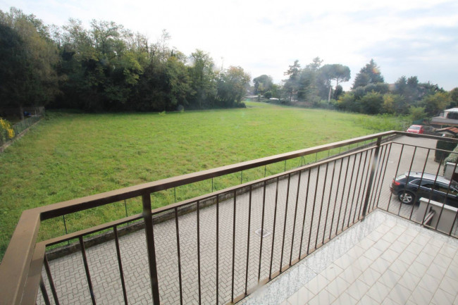 Appartamento in vendita a Lazzate