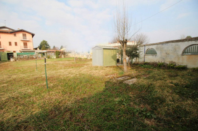 Terreno edificabile in vendita a Lazzate
