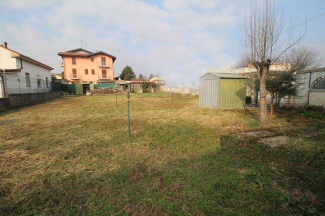 Terreno edificabile in vendita a Lazzate