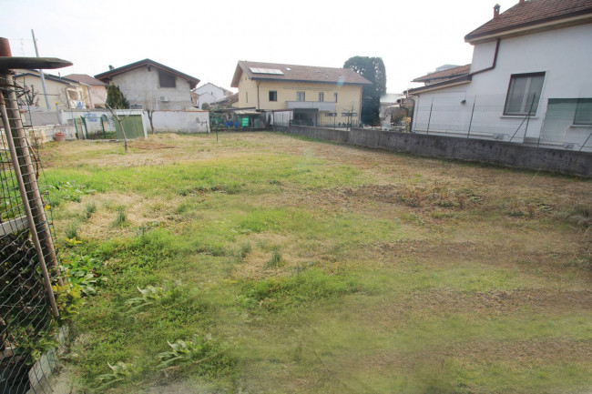 Terreno edificabile in vendita a Lazzate