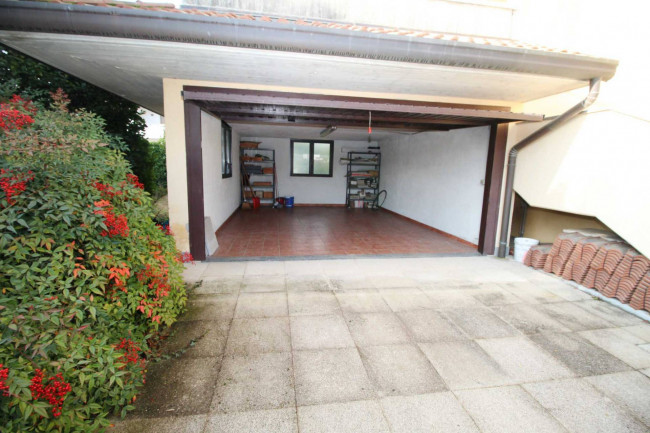 Appartamento in vendita a Lazzate