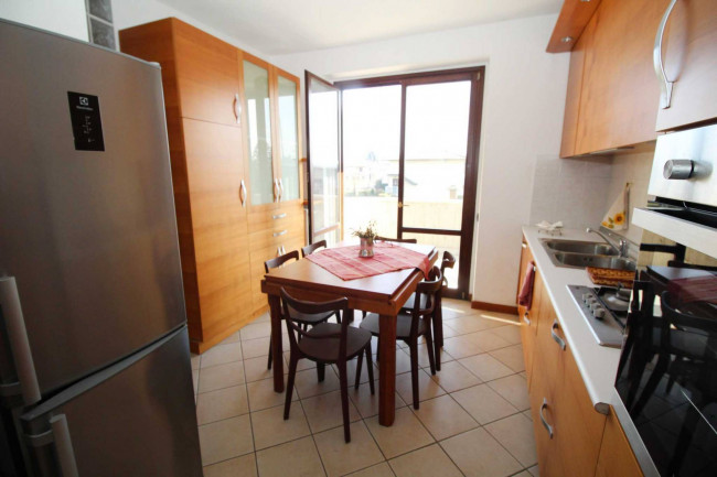 Appartamento in vendita a Lazzate