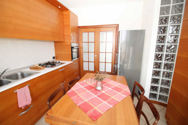 Appartamento in vendita a Lazzate