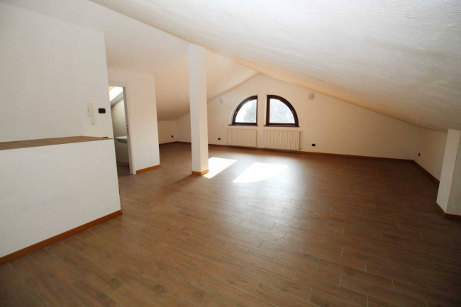 Appartamento in vendita a Lazzate