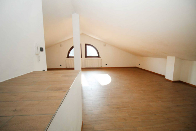 Appartamento in vendita a Lazzate