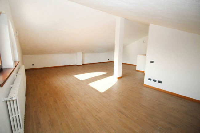 Appartamento in vendita a Lazzate