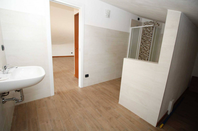 Appartamento in vendita a Lazzate