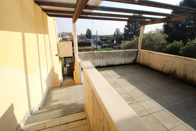 Appartamento in vendita a Lazzate