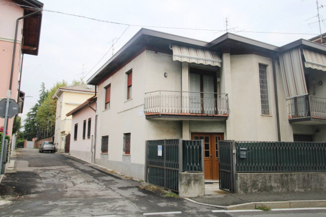 Appartamento in vendita a Lazzate