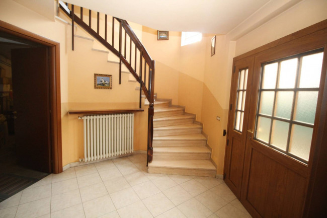 Appartamento in vendita a Lazzate