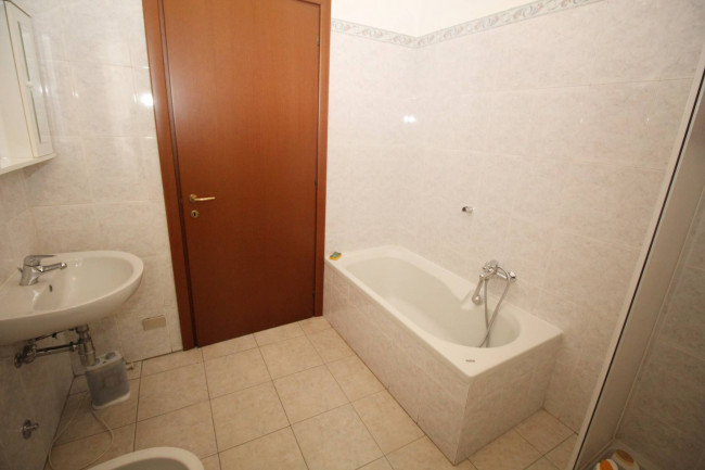 Appartamento in vendita a Lazzate