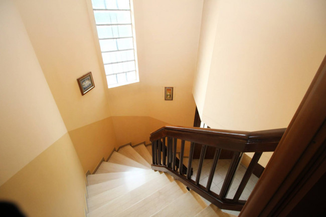 Appartamento in vendita a Lazzate