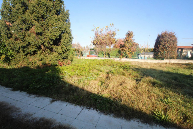 Terreno edificabile in vendita a Misinto