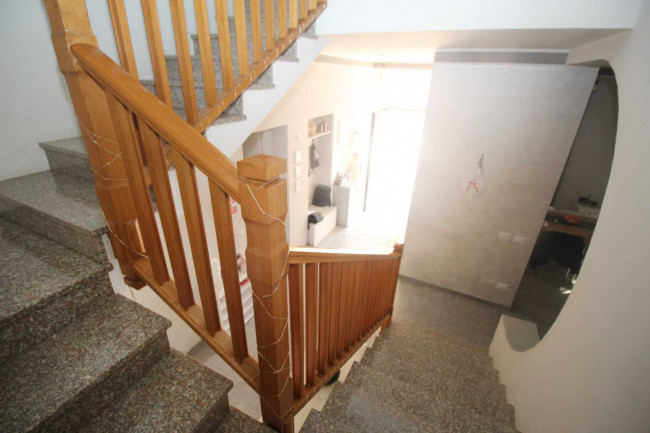 Appartamento in vendita a Lazzate