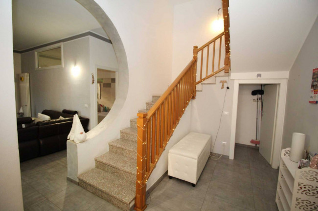 Appartamento in vendita a Lazzate