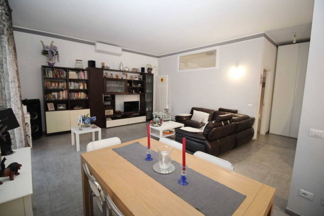 Appartamento in vendita a Lazzate