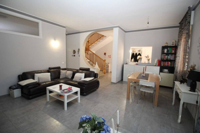 Appartamento in vendita a Lazzate