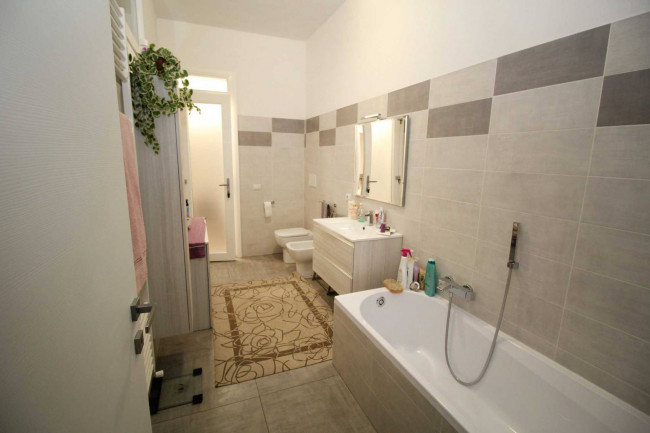 Appartamento in vendita a Lazzate