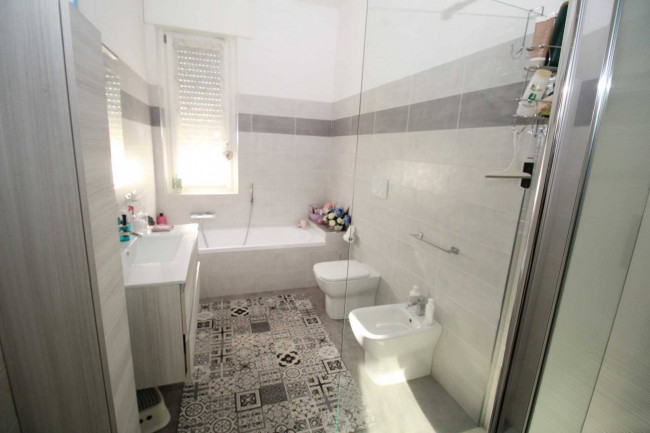 Appartamento in vendita a Lazzate