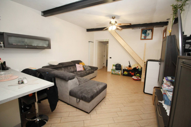 Appartamento in vendita a Bregnano