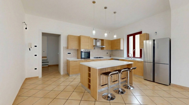 Appartamento in vendita a Lazzate