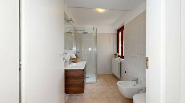 Appartamento in vendita a Lazzate