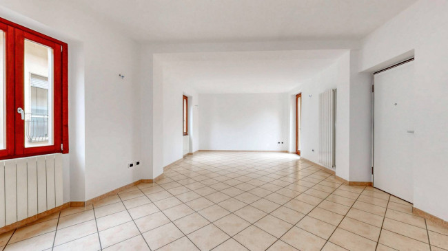 Appartamento in vendita a Lazzate