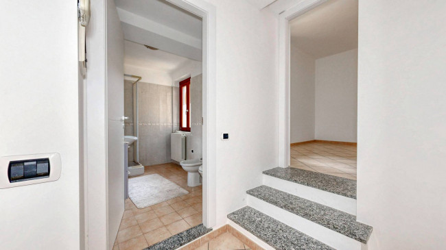 Appartamento in vendita a Lazzate