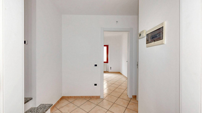 Appartamento in vendita a Lazzate