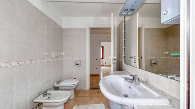 Appartamento in vendita a Lazzate