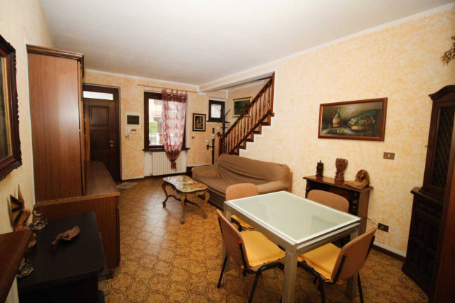 Villette a schiera in affitto a Lazzate