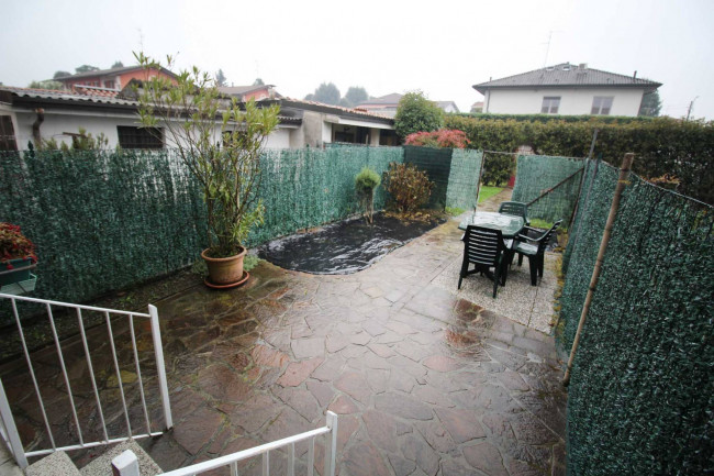 Villette a schiera in affitto a Lazzate