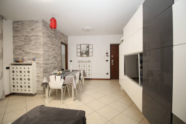 Appartamento in vendita a Lazzate